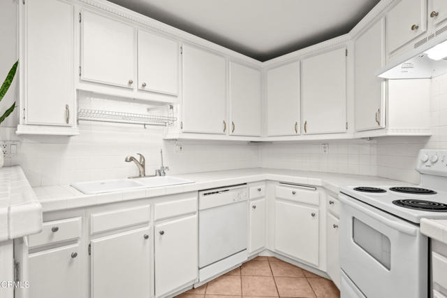 Building Photo - 4210 Vía Arbolada