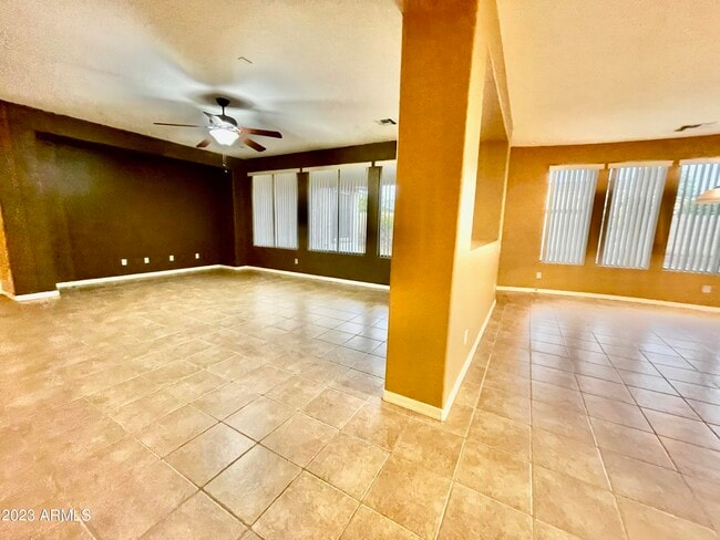 Building Photo - 15154 W Redfield Rd