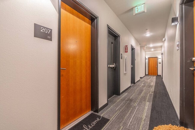 Building Photo - 2407 E Union St