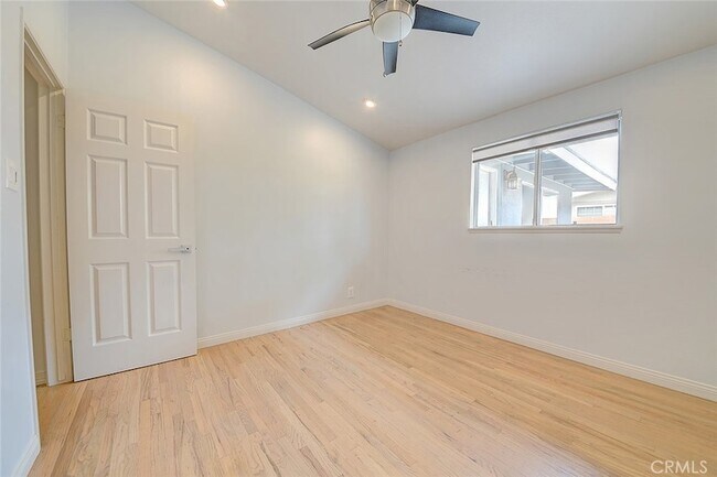 Building Photo - 2044 W Spruce Ave