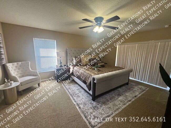 Building Photo - 5303 SW 88 Pl