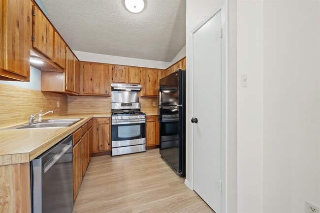 Building Photo - 11604 Norwegian Wood Dr