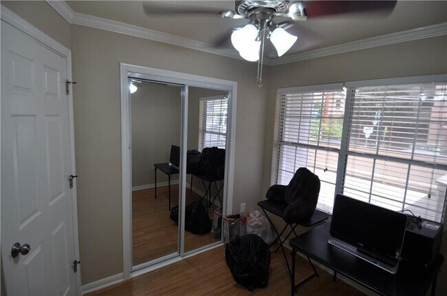 Building Photo - 501 W 26th St