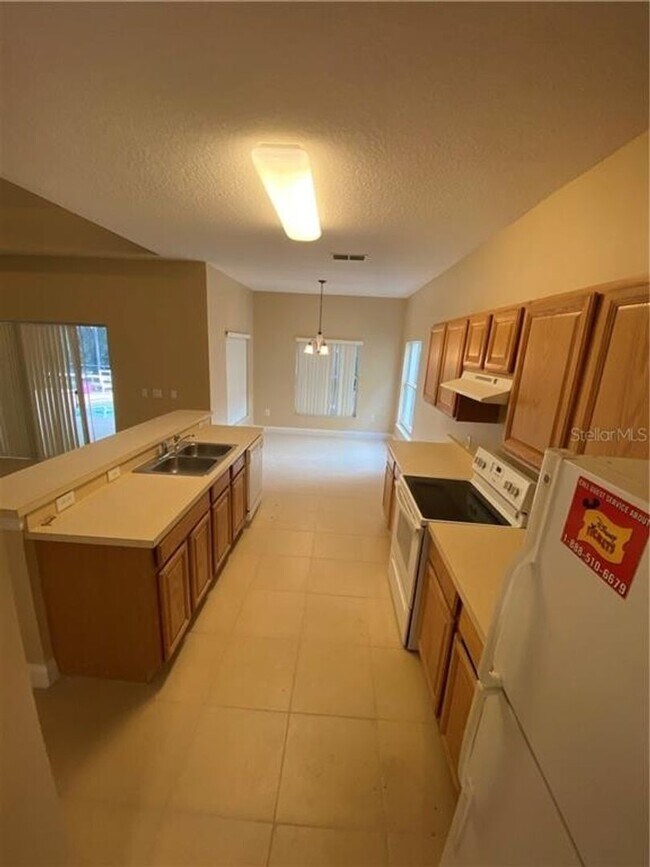 Building Photo - Coming soon - Gorgeous and Spacious Single...