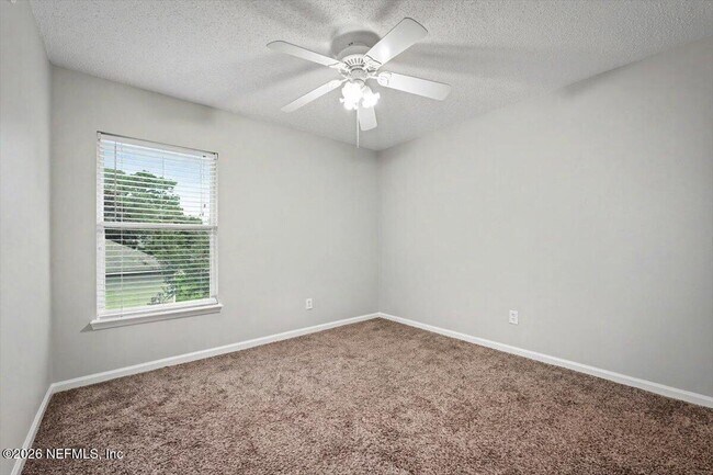 Building Photo - 133 Dragonfly Dr