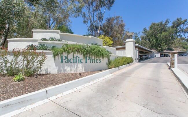Building Photo - Sleek and Stylish 2 Bedroom Condo in Encin...