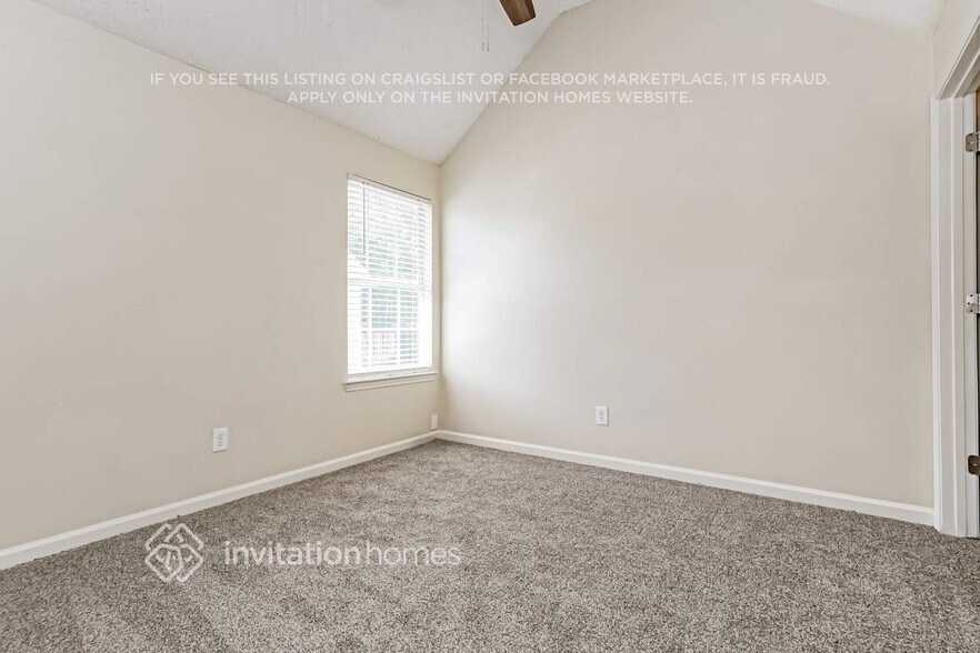 Building Photo - 252 Kings Cove