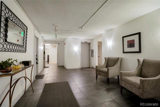 Building Photo - 1365 Columbine St