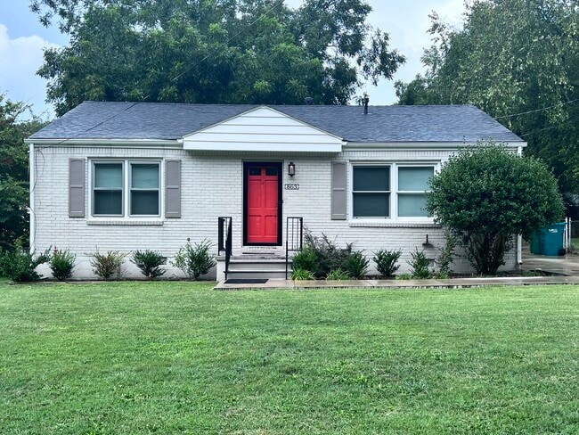 Building Photo - Pineview Drive