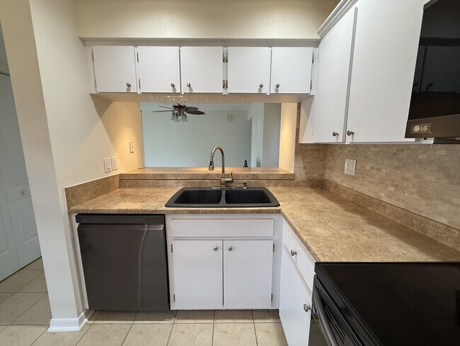 Building Photo - 437 Wexford Cir