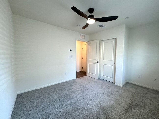Building Photo - 2662 Champagne Gold Ave