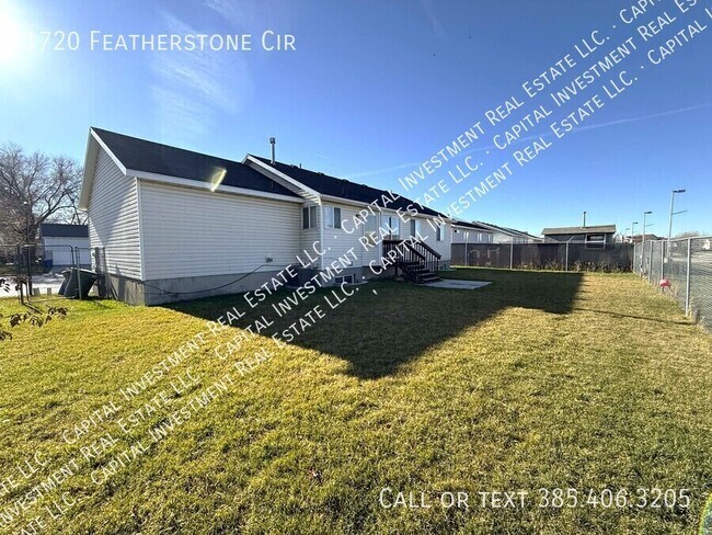 Building Photo - 1720 Featherstone Cir