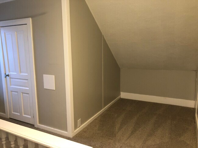 upper level - 35212 Palmer Rd