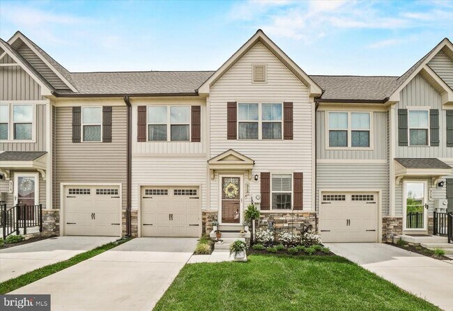 Primary Photo - 312 Hammersmith Cir