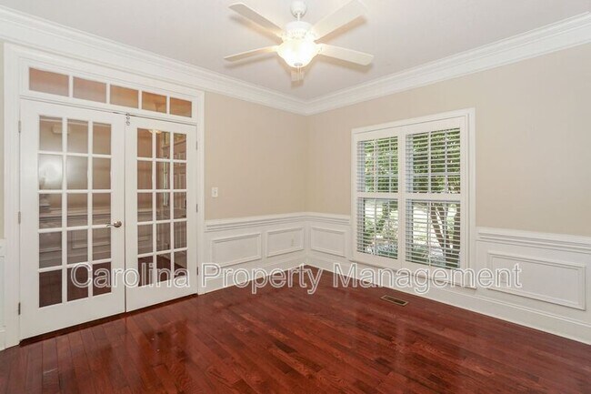 Building Photo - 181 Streamside Pl