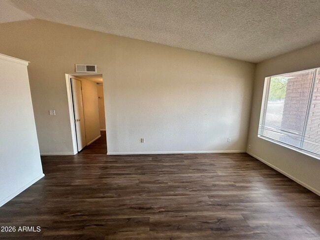 Building Photo - 3226 N Sycamore Pl