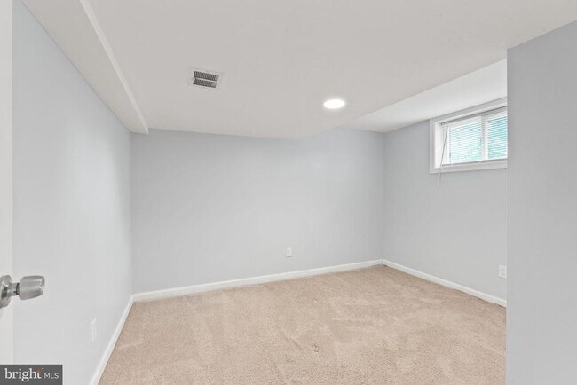 Building Photo - 9609 48th Ave