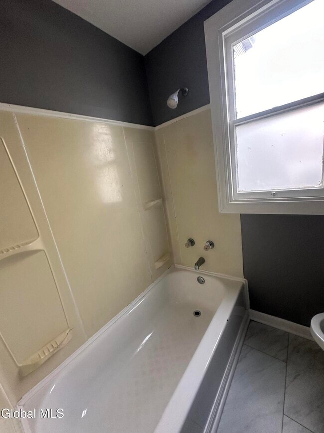 Building Photo - 224 5th Ave