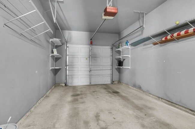 Building Photo - Beautiful and light-filled home in the desirable Normandy Place community located in Nashville’s ...