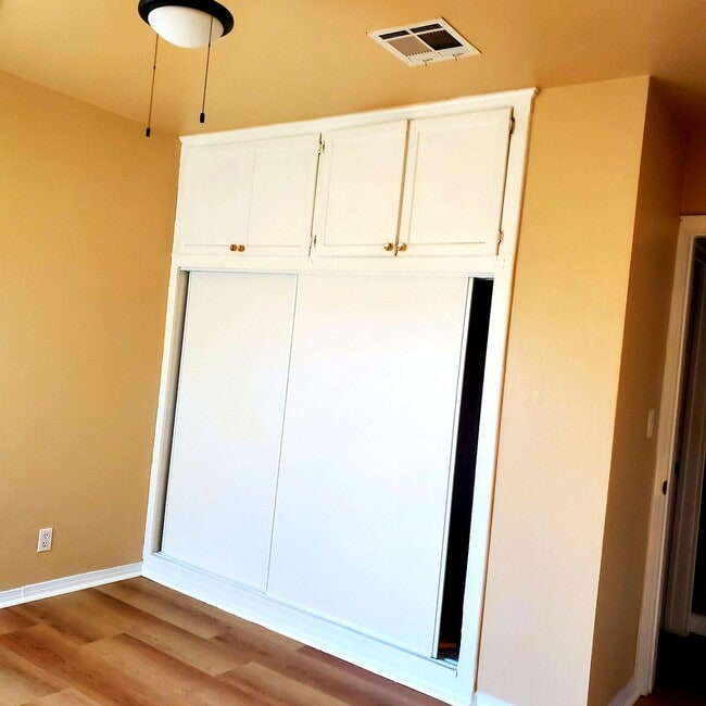 Building Photo - 6603 Crossway Dr