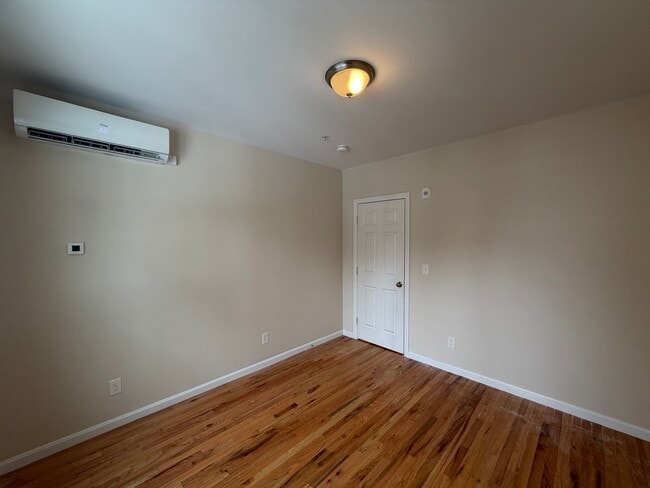 Building Photo - 160 Summer St