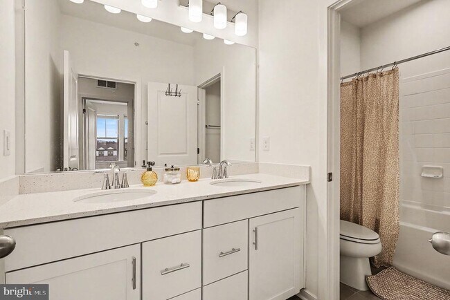 Building Photo - 45956 Swallow Ter