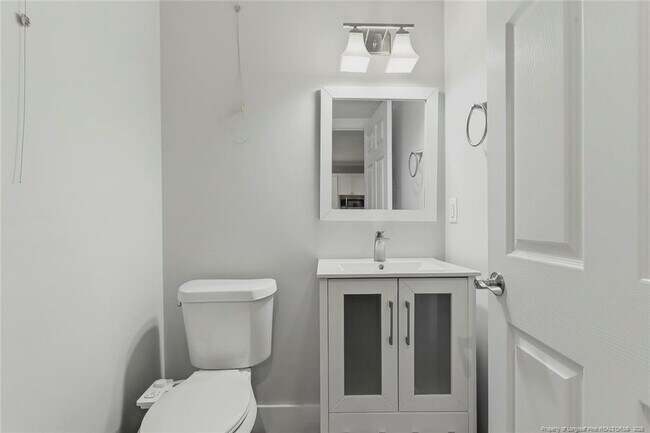 Building Photo - 407 W Mooring Way