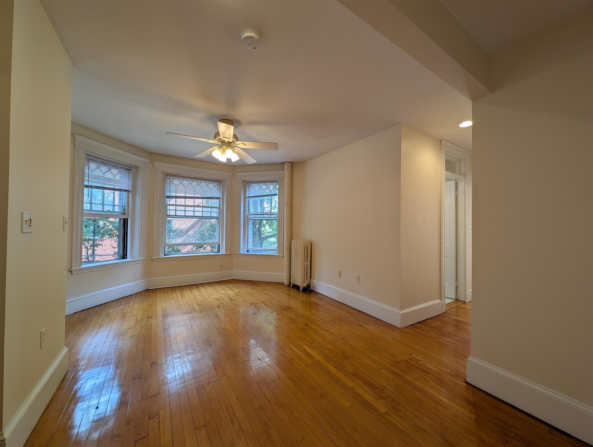 Building Photo - 335A Harvard St