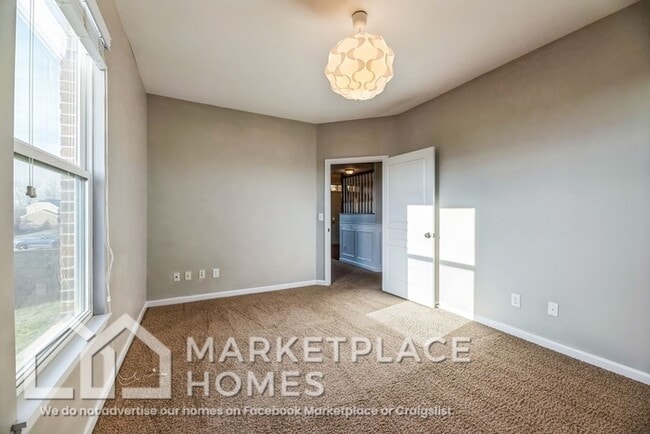 Building Photo - 2807 Bentwood Dr