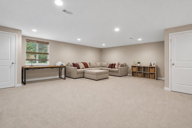 Building Photo - 12 Eckert Dr