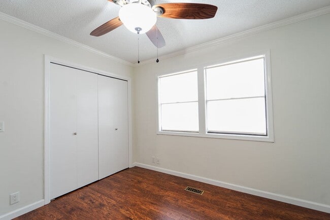 Building Photo - Come and enjoy your stay at this clean and...