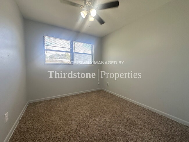 Building Photo - 1038 La Marche Dr