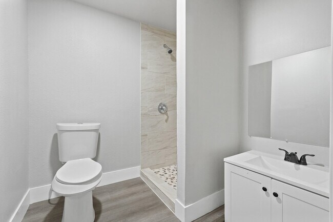 Building Photo - 5966 Doulton Dr