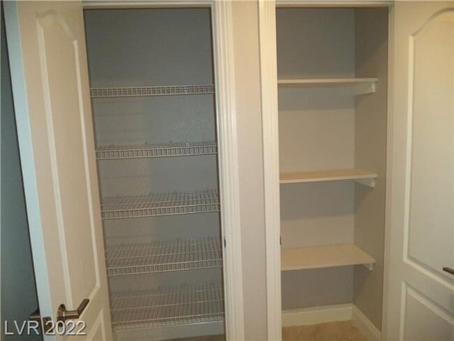 Building Photo - BEAUTIFUL FIRST FLOOR CONDO IN GATED COMMU...