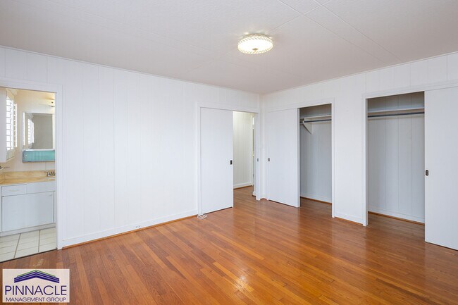 Building Photo - 378 Anolani St