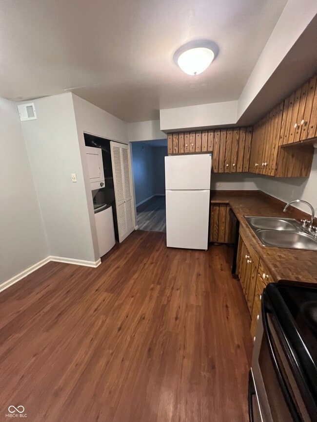 Building Photo - 1325 Millerwood Ct