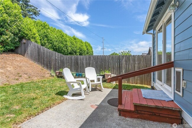 Building Photo - Beautiful Three Bedroom House in Lynden Fo...