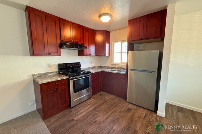 Building Photo - 517 1st Ln