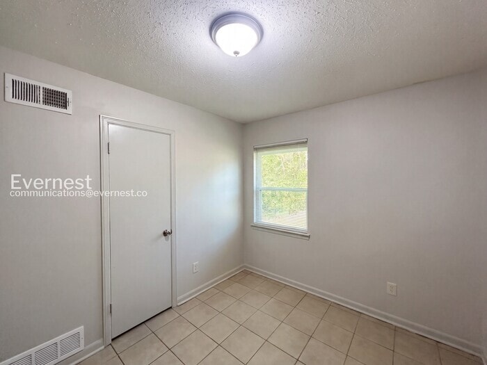 Building Photo - 1416 Moss Point Dr