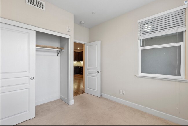 Building Photo - Amazing Newer Constructed 3br/2ba San Ramon Condo for Rent! Top Floor! Centrally Located for Conv...
