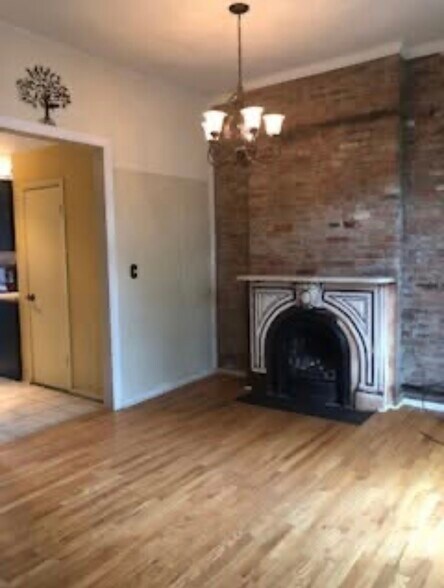 Building Photo - 356 Hamilton St