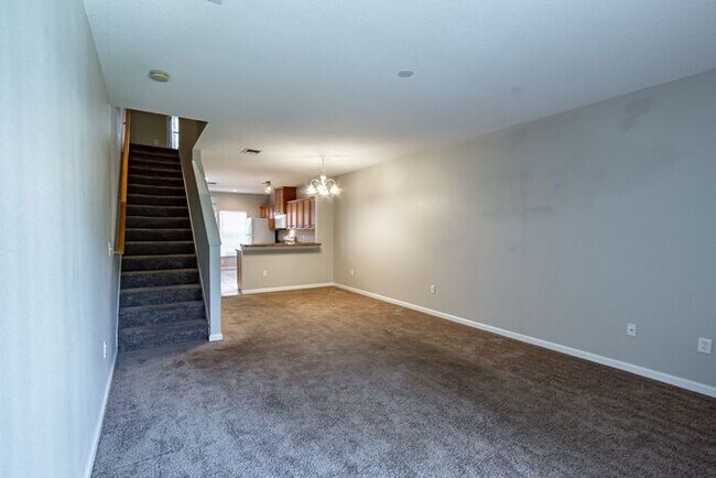 Building Photo - NOW AVAILABLE!!! Beautiful Large Town-home!