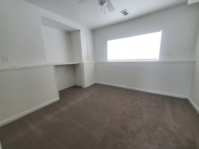 Building Photo - 4735 Wedgecliffe Dr