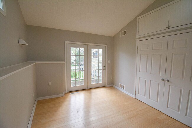 Building Photo - 1321 3rd Ave NW