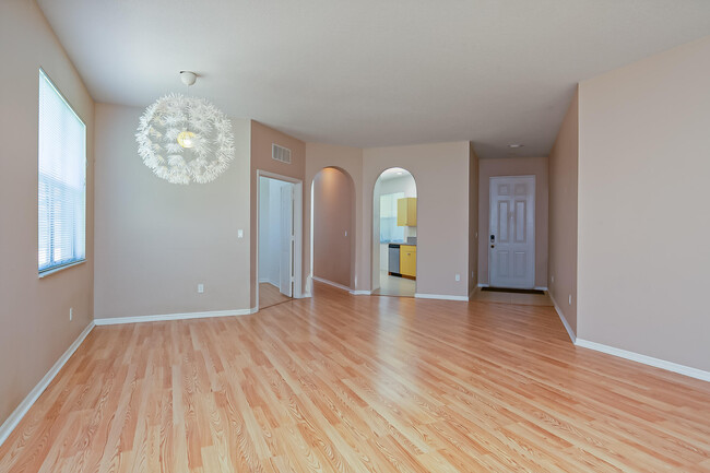 Building Photo - 309 SW Tomoka Springs Dr