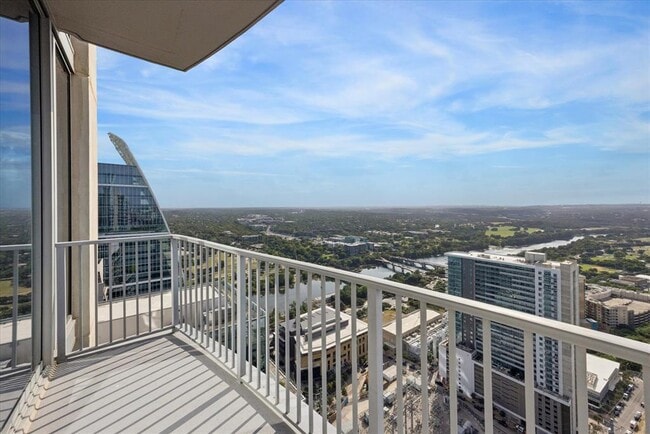 Building Photo - 360 Nueces St