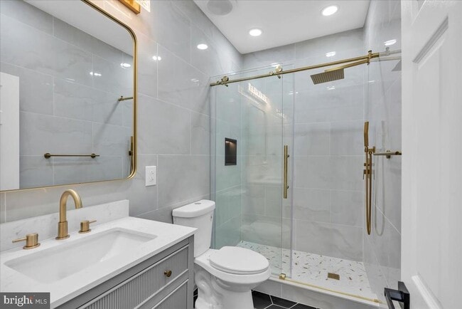 Building Photo - 947 N 66th St