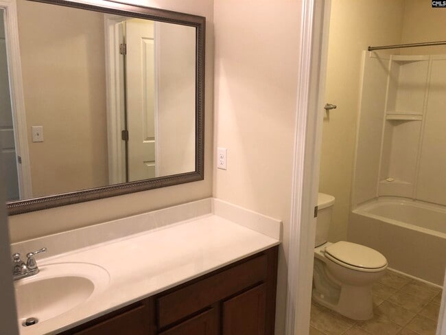 Building Photo - 636 Spanish Oak Dr