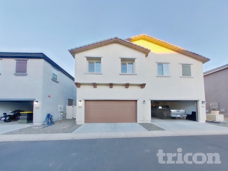 Building Photo - 12564 W Hummingbird Terrace