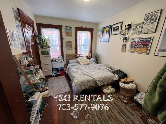 Building Photo - 36 Adrian St